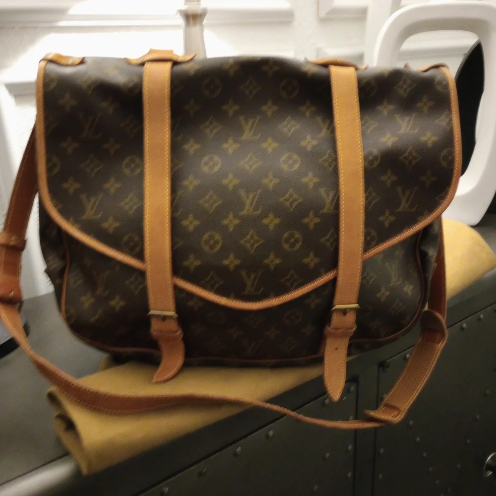 Louis Vuitton Saumur 43 bag - Picture 4 of 16